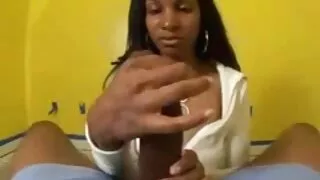 Booty et brune sexy chevauche le pénis dur et gros de son petit ami video vieille coquine
