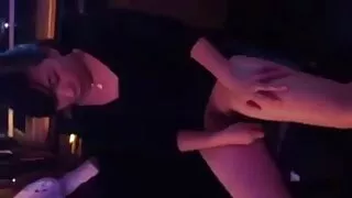 Presley Hart, accro à la bite, se fait percer complètement tres vieilles salopes la chatte