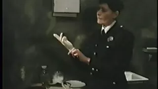 Peggy et Era, deux putes torrides, percent leur trou les vieilles cochonnes du cul avec un gode