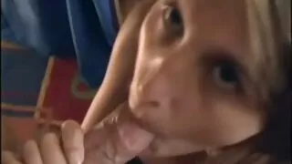 Séduisante amatrice donne une branlette video vielle cochonne espagnole chaude