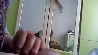 La poulette thaïlandaise Ying lui donne la tête et se fait claquer la chatte dans vieille cochonne en manque un clip chaud en POV