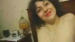 La méga belle Madelyn Marie vieille mamie cochonne suce et baise dans la salle de classe