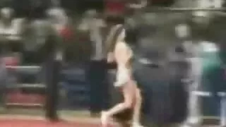 Susciter la houe japonaise Izumi Manaka donne une coquine vieille tête à BF cornée