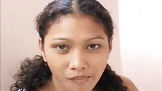 Une superbe porno vieille cochonne brune russe se fait manger et baiser en levrette