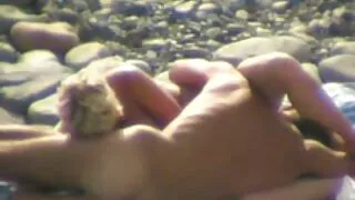 Un mec ringard a étonnamment vieille cochonne video une grosse bite pour une prof salope