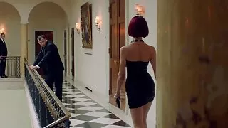 GF blonde amateur à l'esprit Sirty souffle passionnément vieille cougar cochonne une grosse bite dans les toilettes