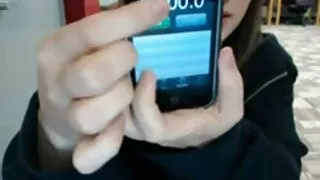 Houe blonde lubrique frotte porno vieille cochonne une énorme bite robuste avec les lèvres de sa chatte