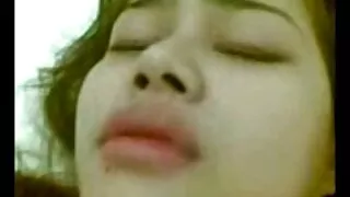 Petite blonde donne sa tête femme vieille cochonne et se fait lécher et baiser son punani