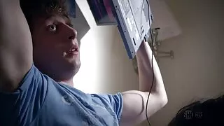 La danseuse exotique Yok prend une douche vieille cochonne gratuit après une scène de martèlement de chatte hardcore