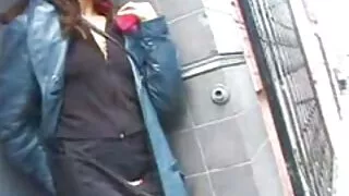 Jeune monstre détruit la chatte poilue de la vieille salope blonde grosse vieille cochonne tous les styles possibles
